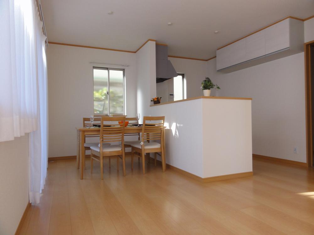 Living. Indoor (12 May 2013) Shooting Face-to-face kitchen