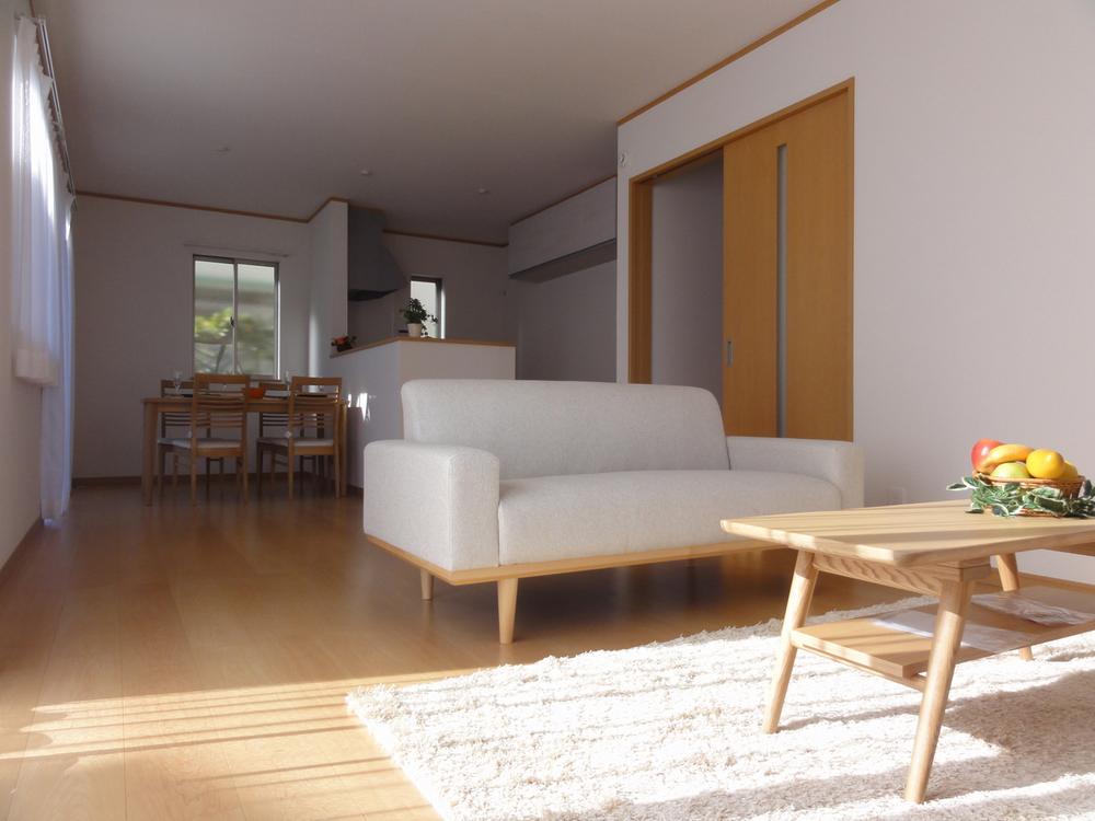 Living. Indoor (12 May 2013) Shooting South-facing bright LDK17.75 Pledge