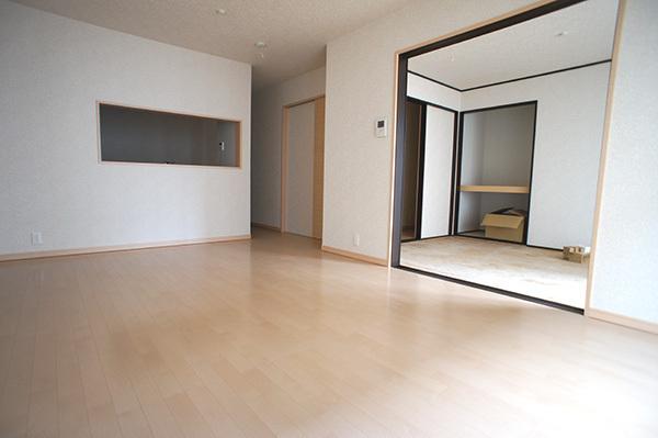 Living. Building 2