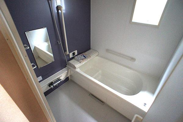 Bathroom. Building 2