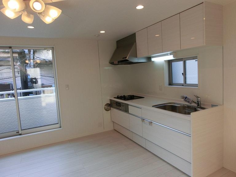 Kitchen. Kitchen of the same specification We have to coordinate in bright colors.