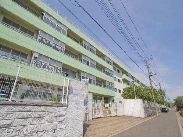 Junior high school. 930m until Kawaguchi Municipal lay Junior High School