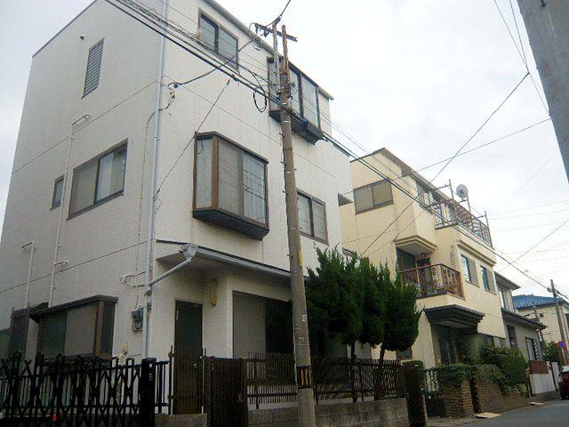 Local appearance photo. It is a quiet residential area