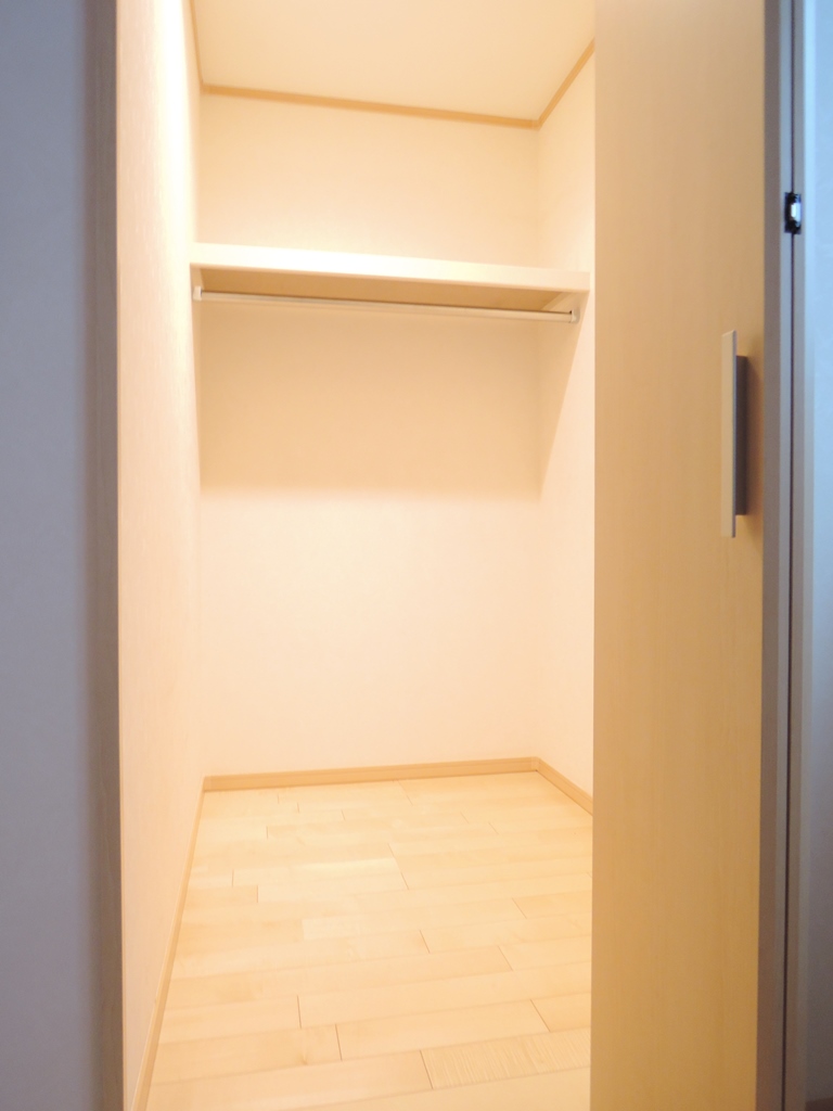 Receipt. Walk-in closet is.