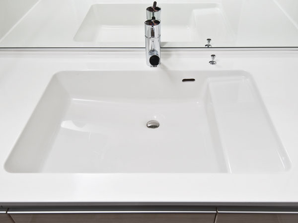 Bathing-wash room.  [Counter-integrated basin bowl] Organic glass system uses a new material clear proof counter. Repel water and dirt, Also easy daily care.