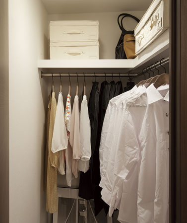 Receipt.  [Abundant storage space] Such as installing a walk-in closet in all houses, Also stuck to the storage space. By providing the enter with plenty of storage for all of the living room, Living space will be smart.