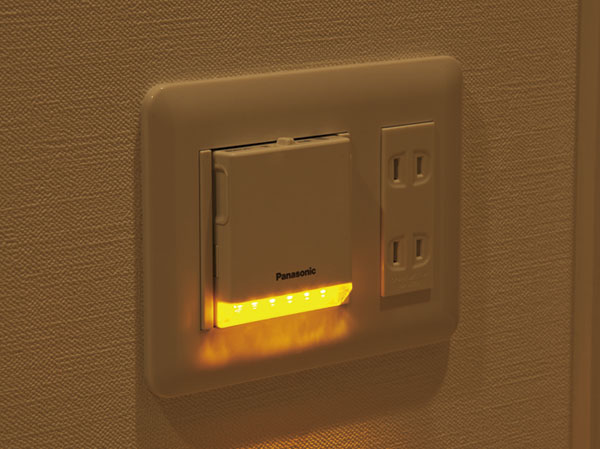 Other.  [LED Home security lighting] Installing security lighting that automatically lights up in the event of a power failure in the hallway. It can also be used as an emergency flashlight Remove.  ※ There is a limit to the lighting time.