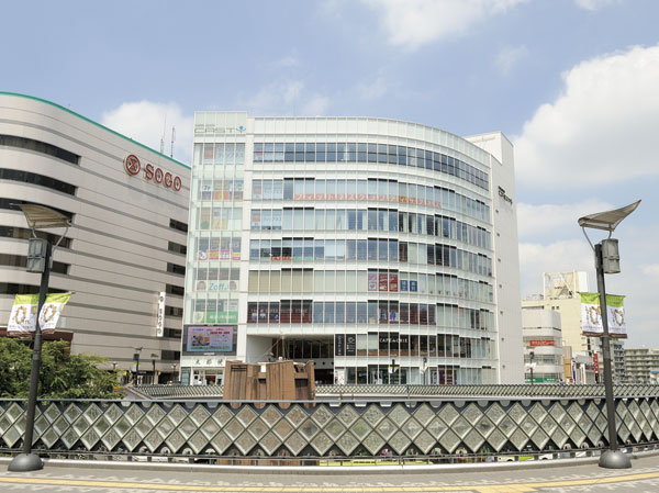 Surrounding environment. Kawaguchi Castin (about 200m ・ 3-minute walk) other commercial facilities to align a variety of items, Medical facilities and beauty salons, There is a fitness club such as a variety of features.