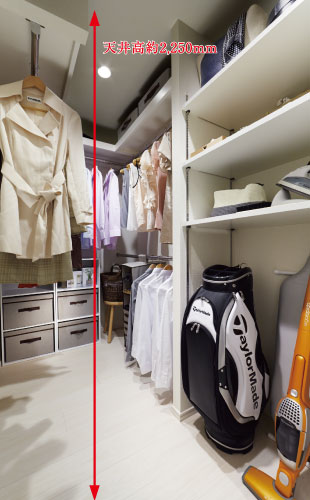 Receipt.  [It combines the ease of use and storage capacity, Multi-closet] Large storage that ensures the 2way flow line from the Western-style rooms and the hallway. While organizing the clothing, We have established the two upper and lower stages hanger pipe that can be used without wasting space. And out easily, Storage is good at encouraging space.  ※ B1 ・ B1g ・ C ・ Except for the Cg type.