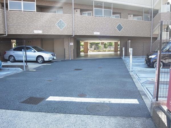 Parking lot. Common areas Bicycle-parking space Sky Mu (10,000 ~ 14,000 yen / Month)