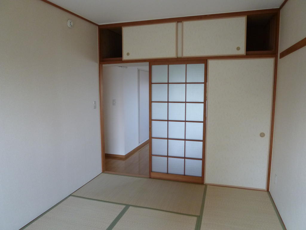 Other room space. Japanese-style room 2