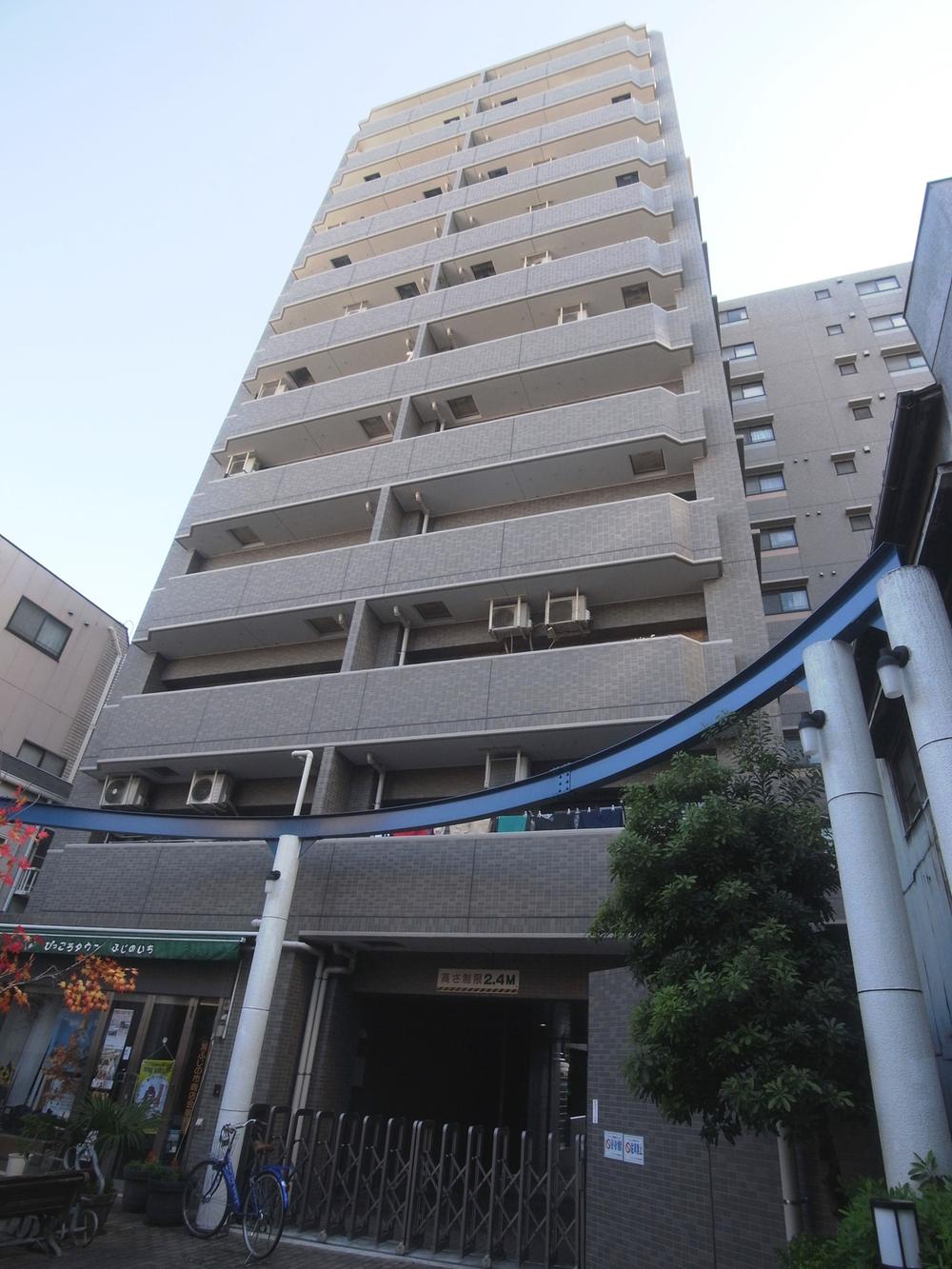 Local appearance photo. Appearance was taken from the tree mall shopping street side photos (11 May 2013) Shooting