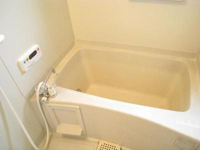 Bath. You can hot water filling automatically attached bathroom reheating! 