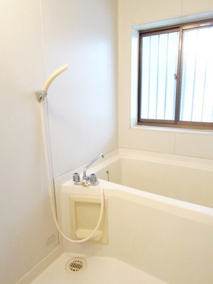 Bath. ☆ This is easy to ventilation with windows ☆