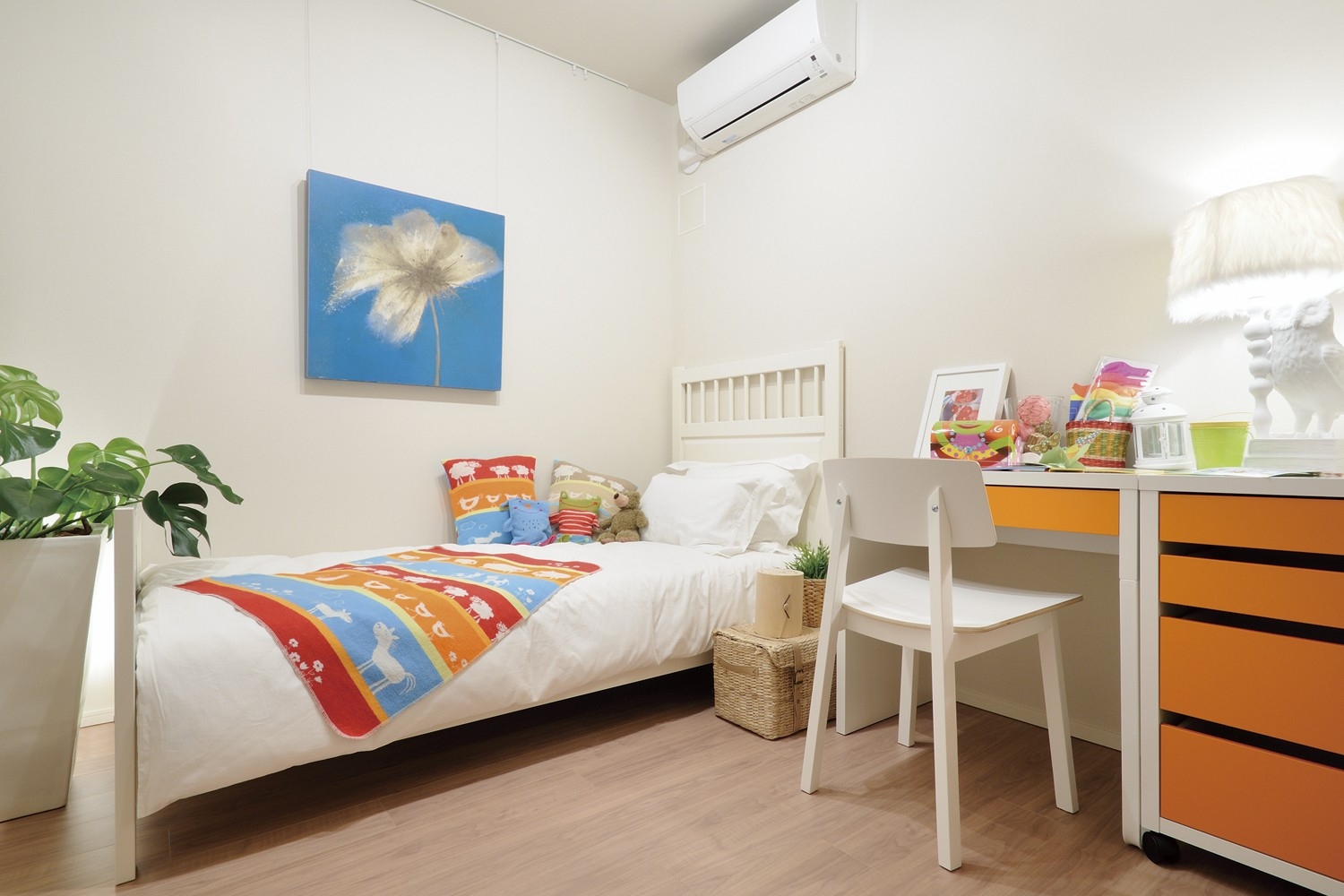 It arrives eye from the kitchen, Western-style rooms that are suitable for children's rooms (3)