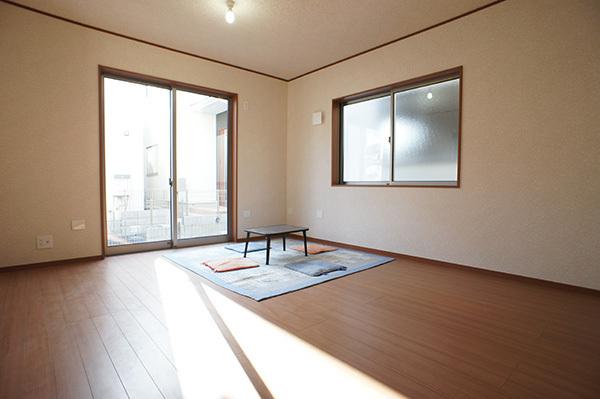 Living. 1 Building