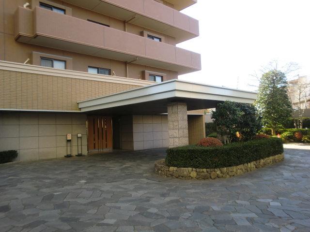 Entrance. Common areas