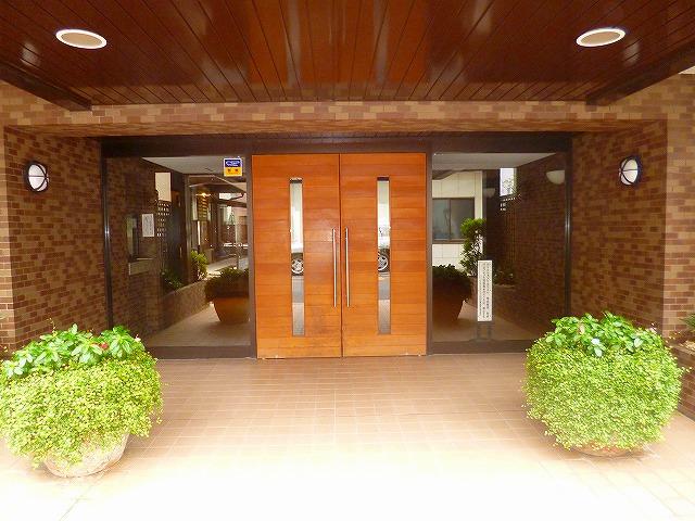 Entrance. Stylish entrance