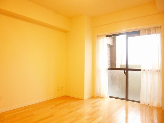 Non-living room. Western-style about 5.8 Pledge