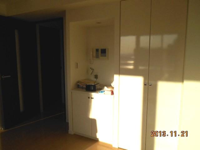 Living.  [Living storage] 2013 November shooting