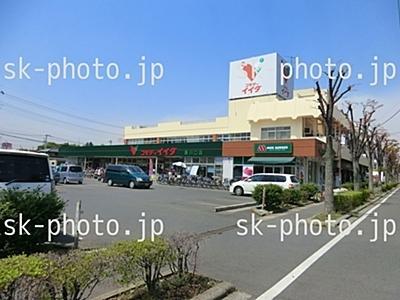 Supermarket. Commodities Iida Until Higashikawaguchi shop 1100m