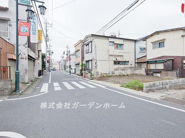 Local photos, including front road. ■ Day and ventilation good good location ■
