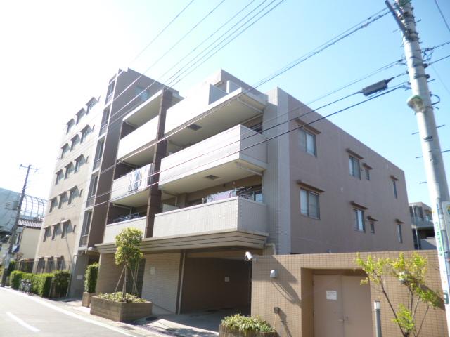 Local appearance photo. Local (11 May 2013) Shooting