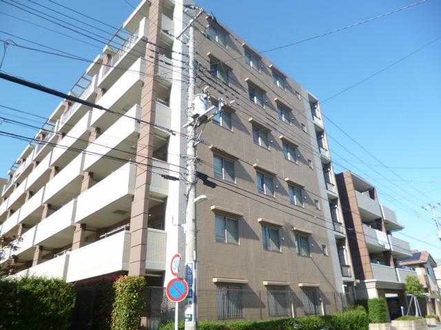 Local appearance photo. Local (11 May 2013) Shooting