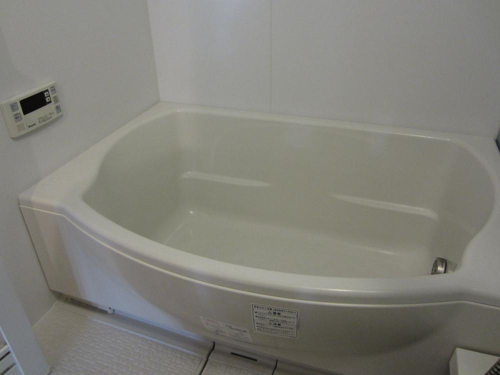 Bathroom. Indoor (12 May 2013) Shooting