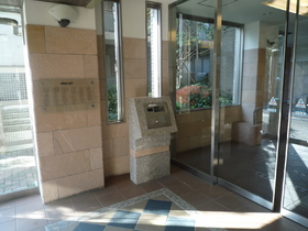 Entrance. auto lock