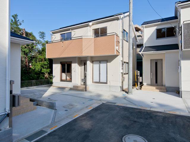 Other local. ■ Building 2 _2880 ten thousand! With popularity of solar panels! Two car space! ■