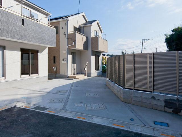 Other local. ■ 4 Building _2780 ten thousand! With popularity of solar panels! Two car space! ■