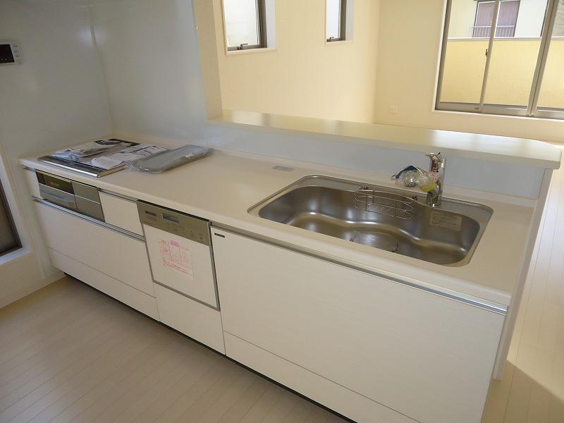 Same specifications photo (kitchen).  [Our construction cases] It is strong enamel made of the basic type to scratch. 