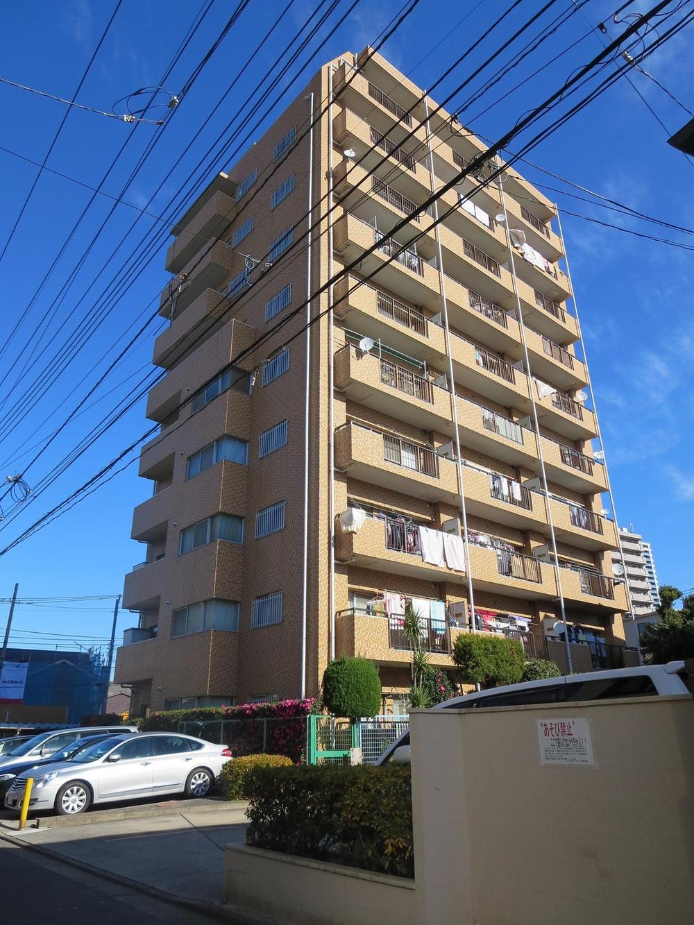 Local appearance photo. Local (12 May 2013) Shooting