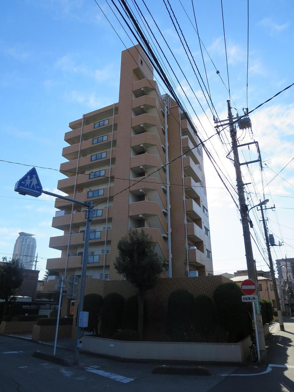 Local appearance photo. Local (12 May 2013) Shooting