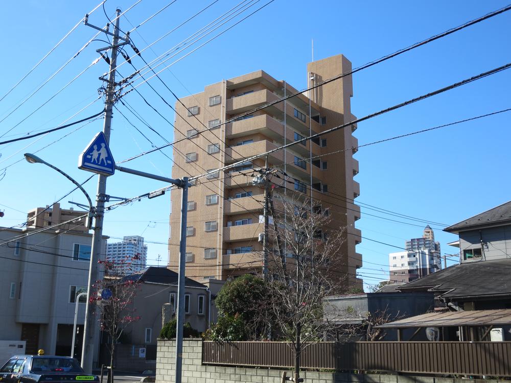 Local appearance photo. Local (12 May 2013) Shooting