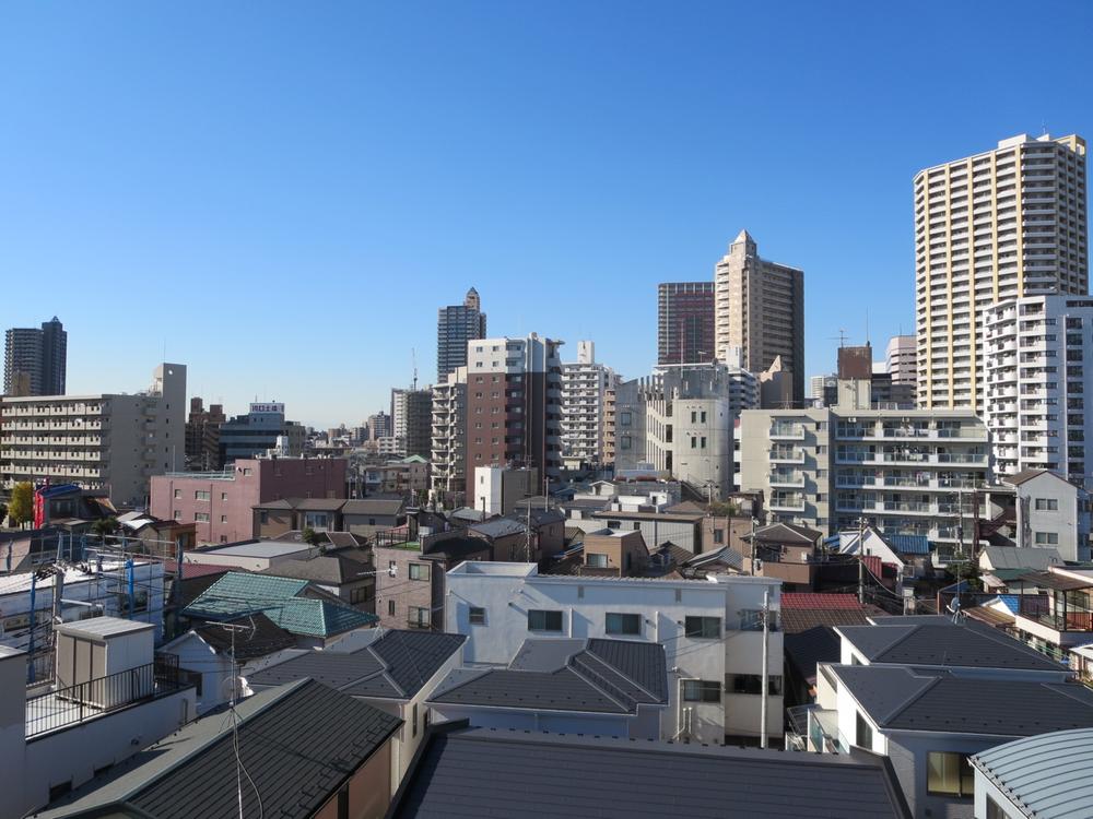 View photos from the dwelling unit. View from the site (December 2013) Shooting