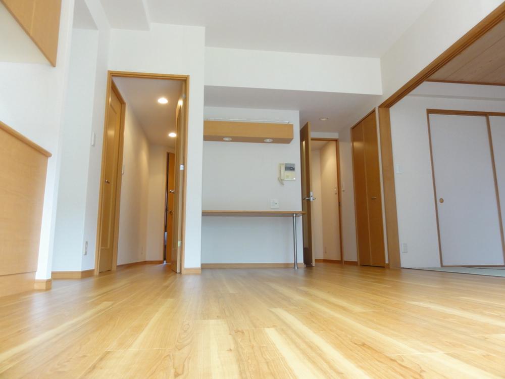 Living. Indoor (July 2013) Shooting South-facing bright 14 Pledge Next to Japanese-style room 6 quires Living 2WAY Interior renovated