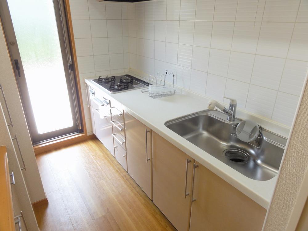 Kitchen. Indoor (July 2013) Shooting Stand-alone kitchen You are out on a private garden