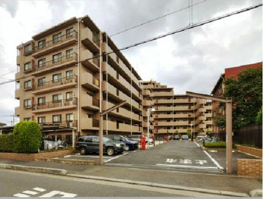 Local appearance photo. Local (12 May 2013) Shooting