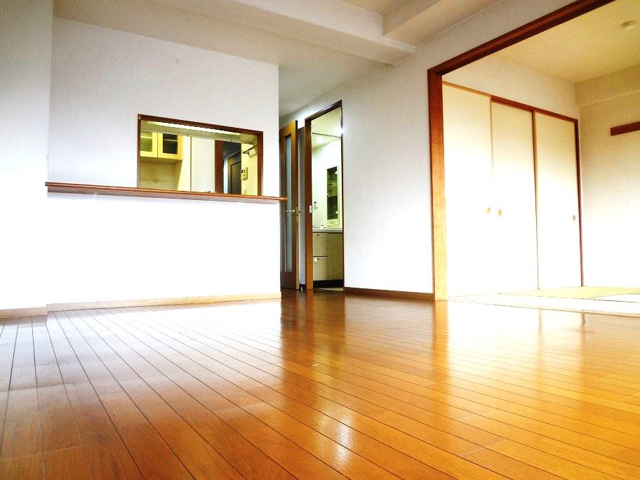 Living. Local (12 May 2013) Shooting