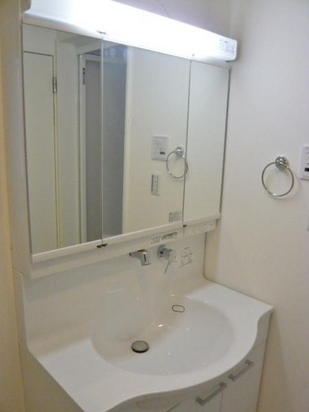 Wash basin, toilet