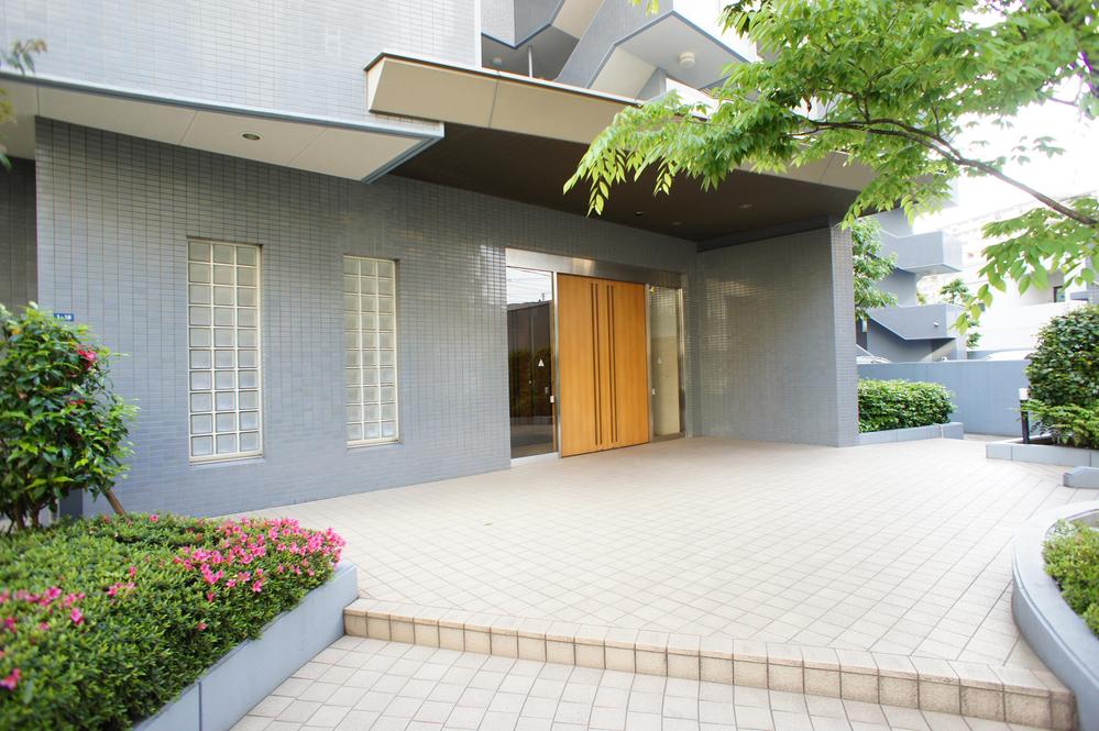 Entrance. (May 2013) Shooting