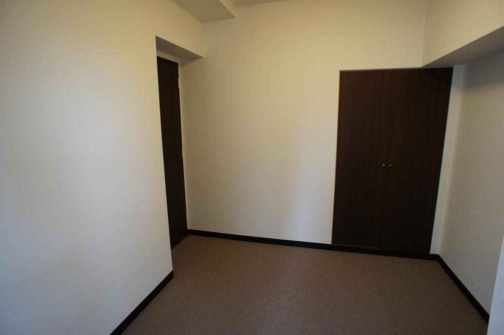 Non-living room. (May 2013) Shooting