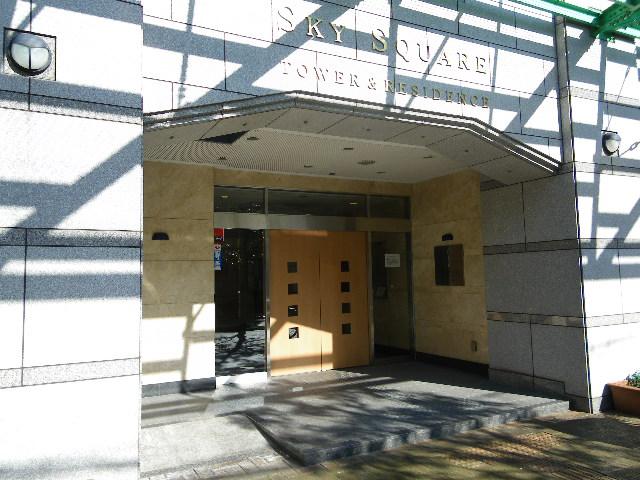 Entrance. Common areas