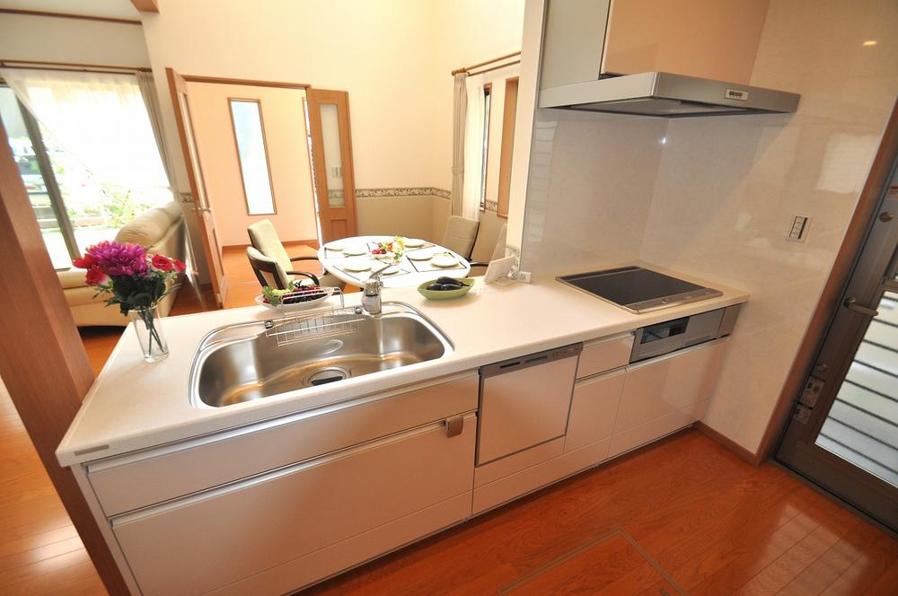 Kitchen. B Building Kitchen. Is an open type of face-to-face. It is open.
