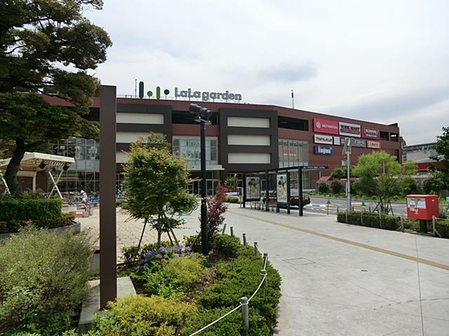Shopping centre. 830m until Lara Garden Kawaguchi