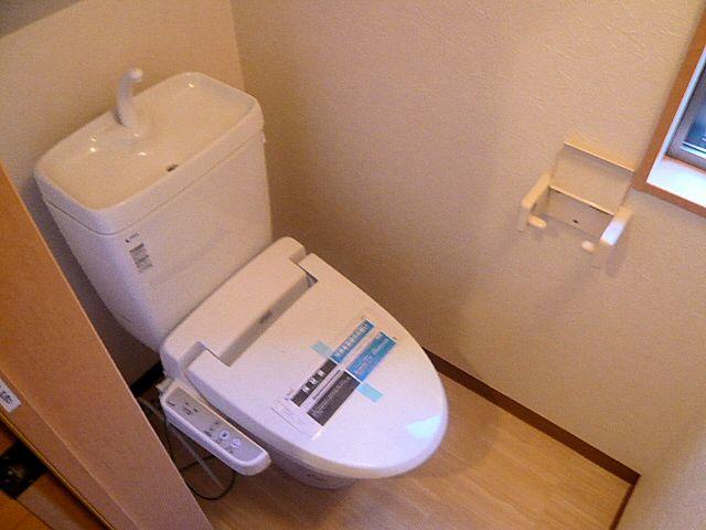 Toilet. Bidet