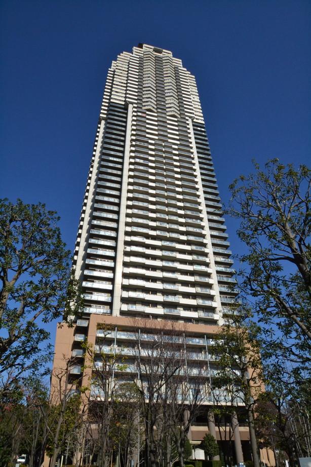 Local appearance photo. Mansion appearance