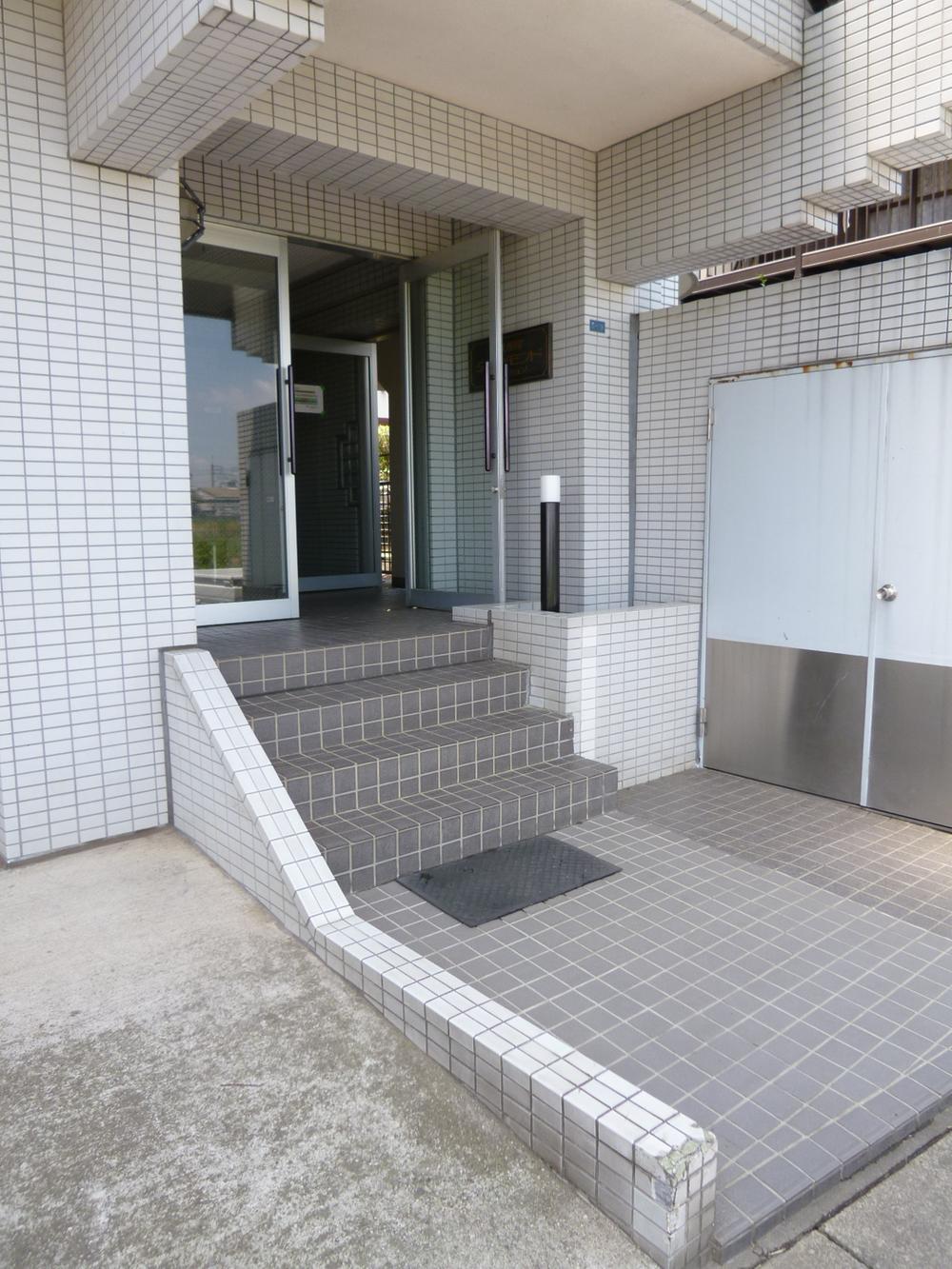 Entrance. Local (July 2013) Shooting